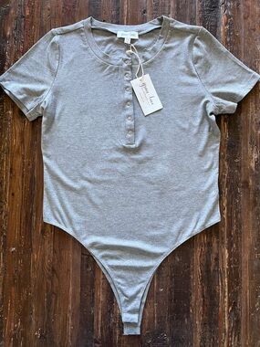 Grace & Lace ribbed Heather Gray Short Sleeve Henley Bodysuit Sz L NWT